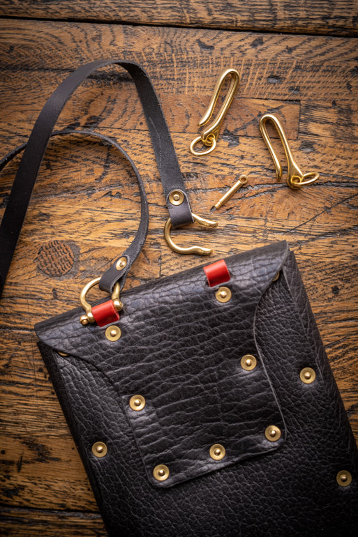 IHB01-BK-RD-BRASS